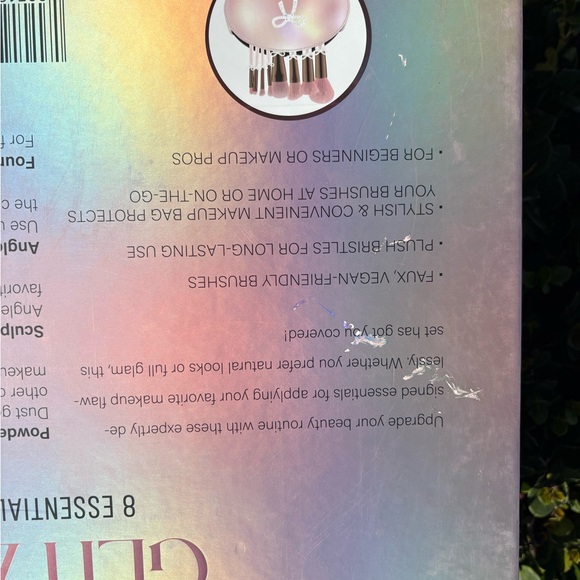 Glitz & Glam Bow makeup brushes viral - Picture 5 of 7